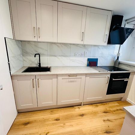 B - Newley Renovated Private Self-Contained Room In A Shared Apartment In Birmingham City Centre Exterior foto